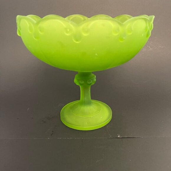 Vintage Indiana Glass Gartland Green Pedestal Teardrop Scalloped 8in Bowl - Picture 5 of 9